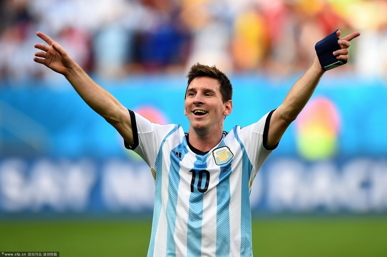 19岁少女挪用1700万打赏，平台的“情感杀猪盘”该管管了｜锋面评论